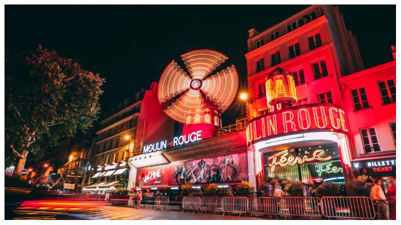 Playbattlesquare Exploring Paris After Dark